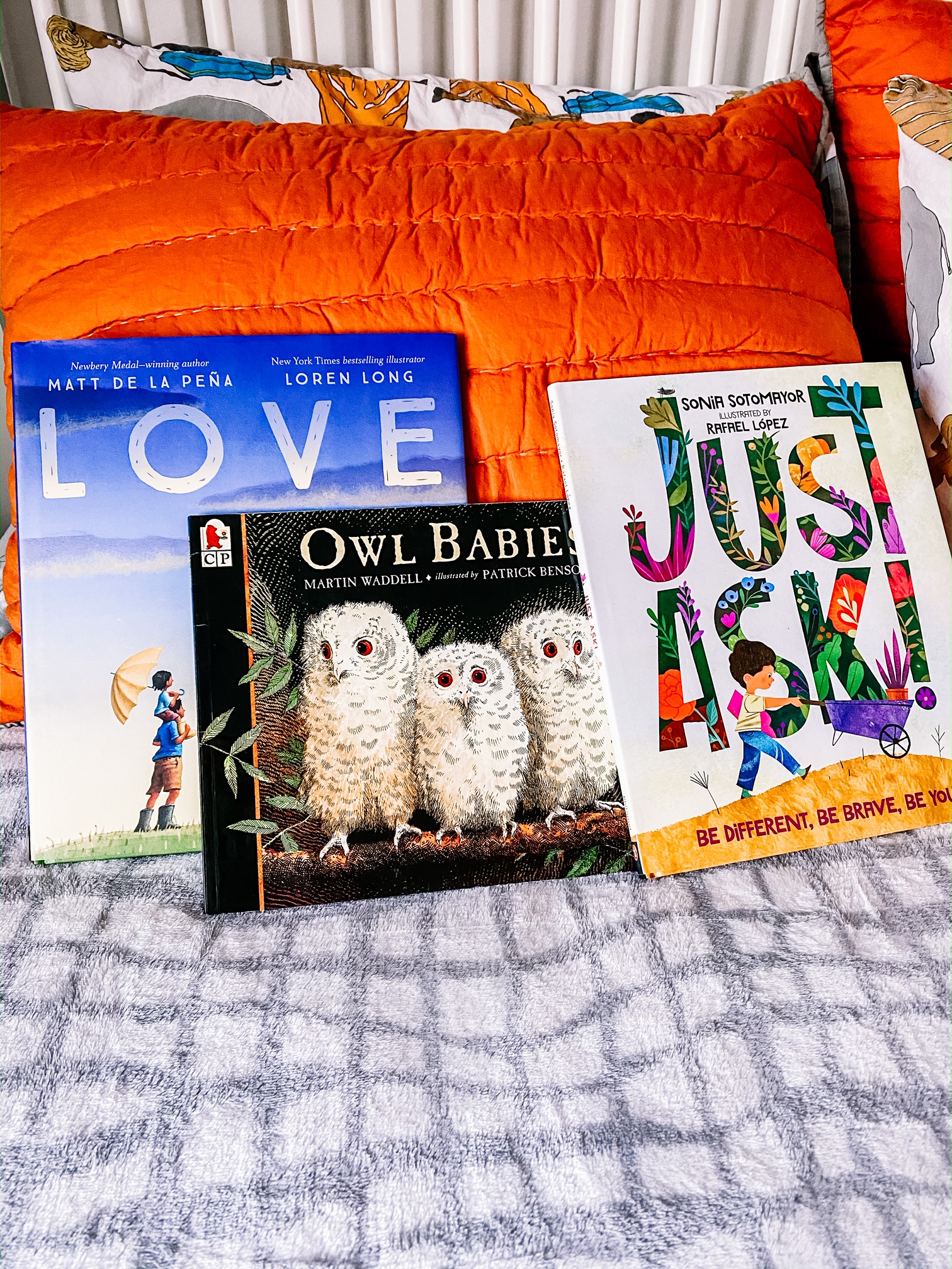Amazing gender neutral baby books for baby's first library, including LOVE, Owl Babies, Just Ask and more.