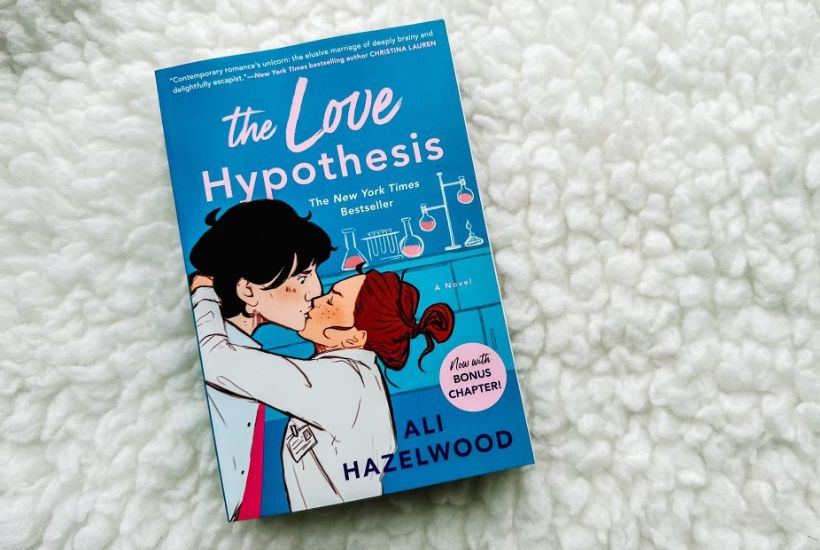 the love hypothesis first kiss